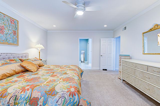 5701 Coach Gate Wynde APT 58B, Louisville, KY 40207