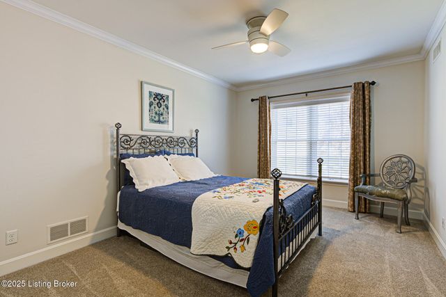 5701 Coach Gate Wynde APT 58B, Louisville, KY 40207