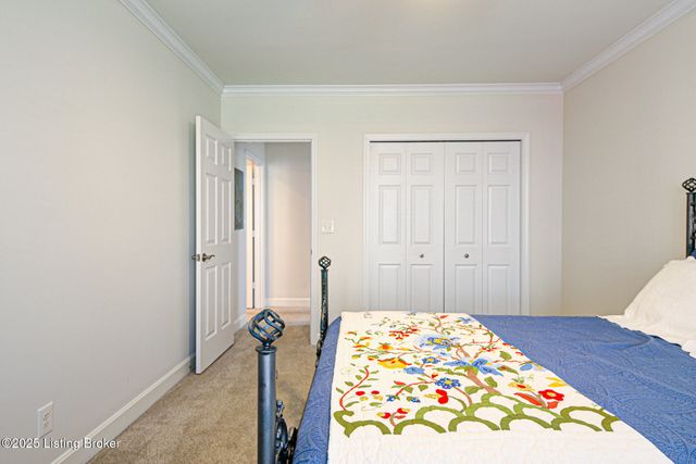 5701 Coach Gate Wynde APT 58B, Louisville, KY 40207