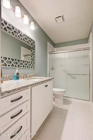 5701 Coach Gate Wynde APT 58B, Louisville, KY 40207