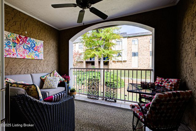 5701 Coach Gate Wynde APT 58B, Louisville, KY 40207