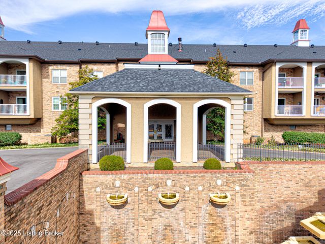 5701 Coach Gate Wynde APT 58B, Louisville, KY 40207