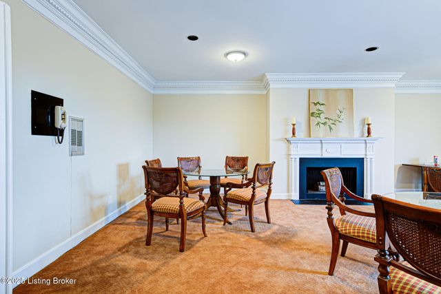 5701 Coach Gate Wynde APT 58B, Louisville, KY 40207