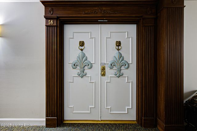 5701 Coach Gate Wynde APT 58B, Louisville, KY 40207