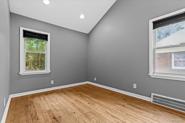 18230 Mansfield Street, Detroit, MI 48235