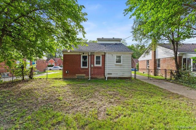 18230 Mansfield Street, Detroit, MI 48235