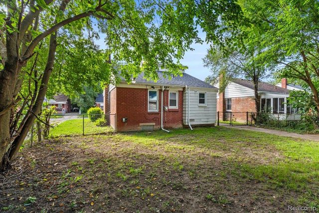 18230 Mansfield Street, Detroit, MI 48235