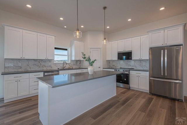 787 N Edgewater Dr, Pueblo West, CO 81007