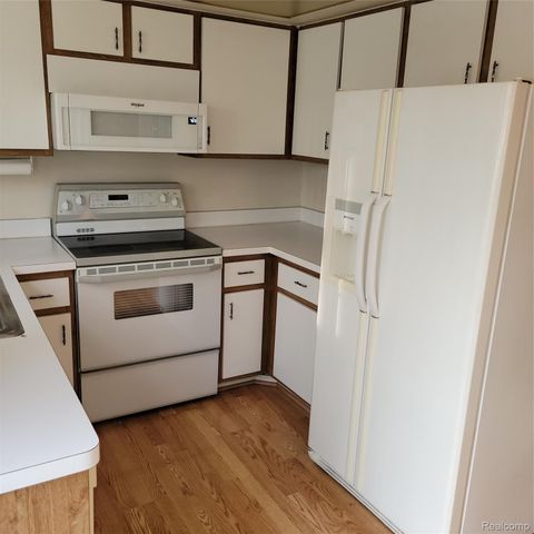 25191 Greenbrooke Drive, Southfield, MI 48033