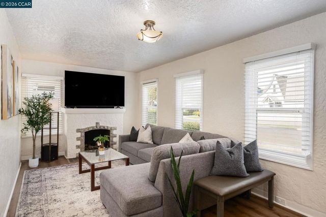 432 Gilger Ave, Martinez, CA 94553