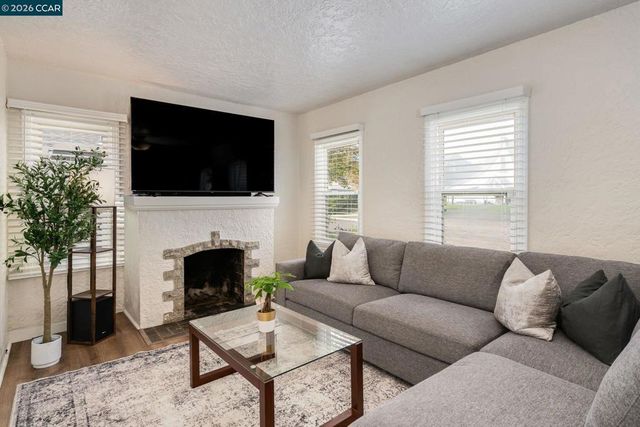 432 Gilger Ave, Martinez, CA 94553