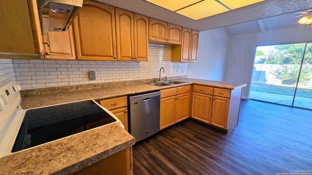 1154 S Ellison, San Antonio, TX 78245