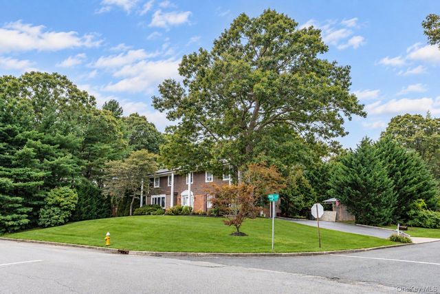 138 Main Avenue, Lake Grove, NY 11755