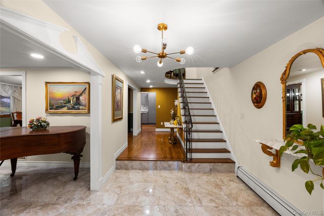 138 Main Avenue, Lake Grove, NY 11755