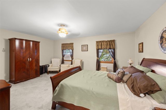 138 Main Avenue, Lake Grove, NY 11755