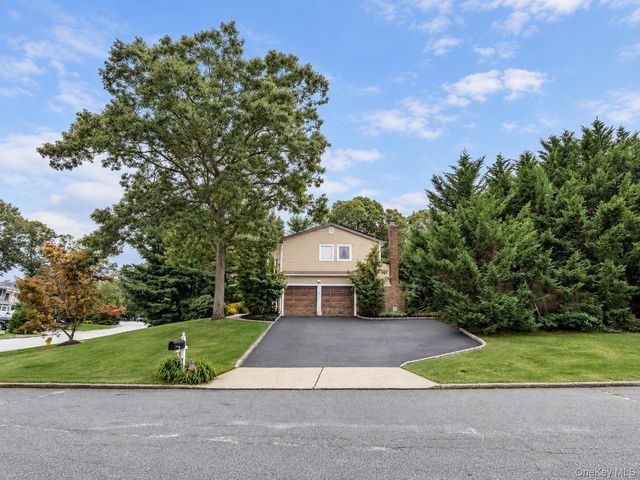 138 Main Avenue, Lake Grove, NY 11755