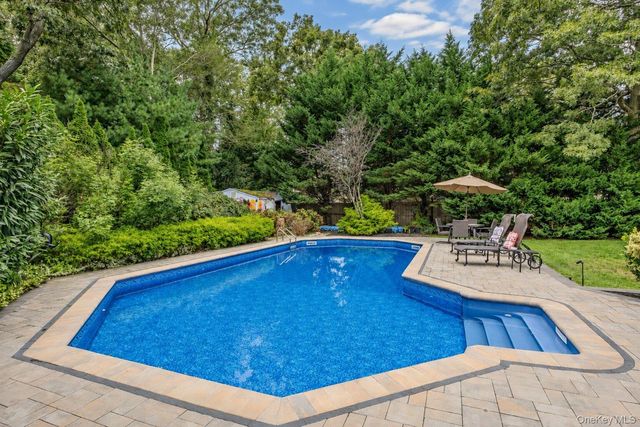 138 Main Avenue, Lake Grove, NY 11755