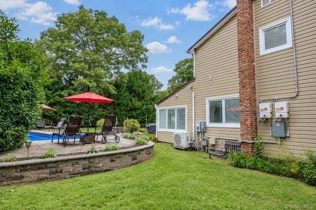 138 Main Avenue, Lake Grove, NY 11755