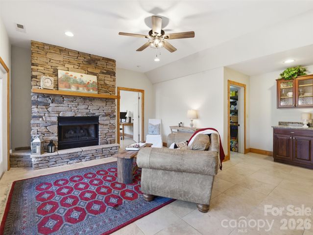 32 Zebulon Lane, Mars Hill, NC 28754