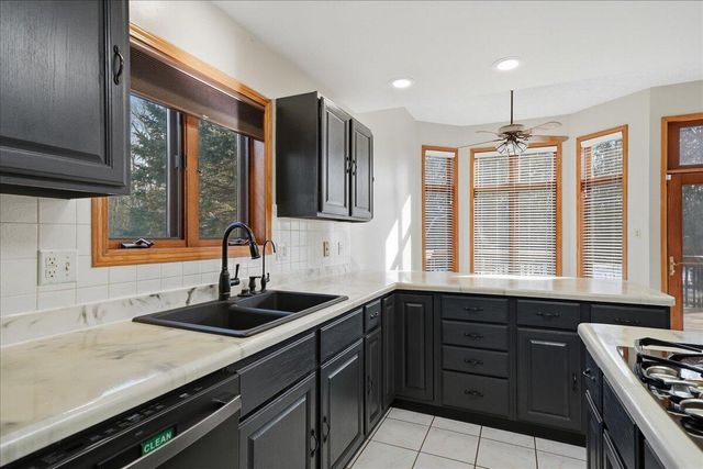 320 Kenbridge Court, Valparaiso, IN 46385