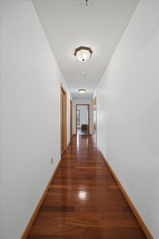 320 Kenbridge Court, Valparaiso, IN 46385