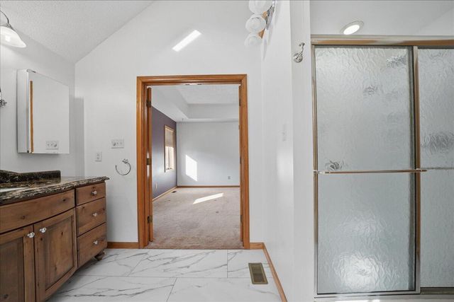 320 Kenbridge Court, Valparaiso, IN 46385