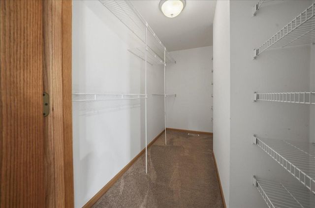 320 Kenbridge Court, Valparaiso, IN 46385