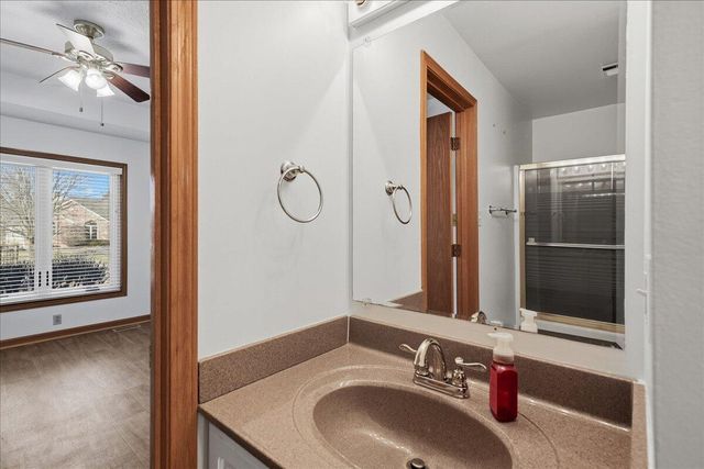 320 Kenbridge Court, Valparaiso, IN 46385