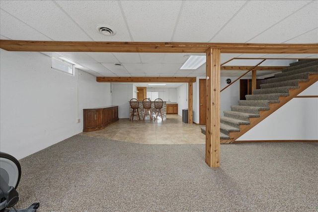 320 Kenbridge Court, Valparaiso, IN 46385