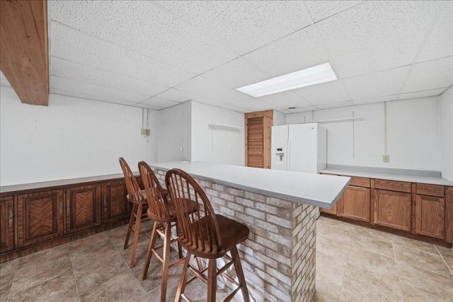 320 Kenbridge Court, Valparaiso, IN 46385