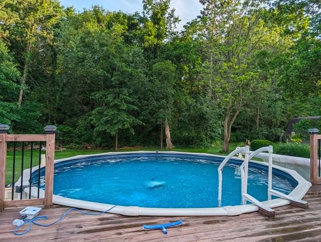 320 Kenbridge Court, Valparaiso, IN 46385