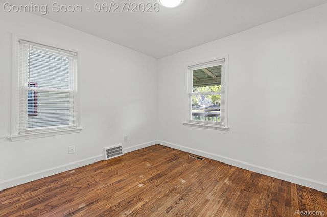 6556 Pelham Road, Taylor, MI 48180