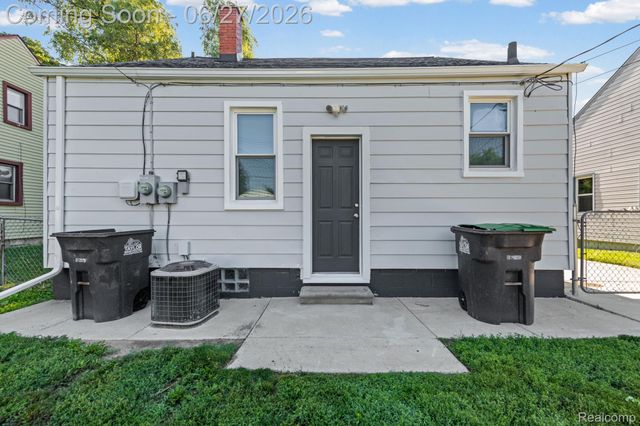 6556 Pelham Road, Taylor, MI 48180