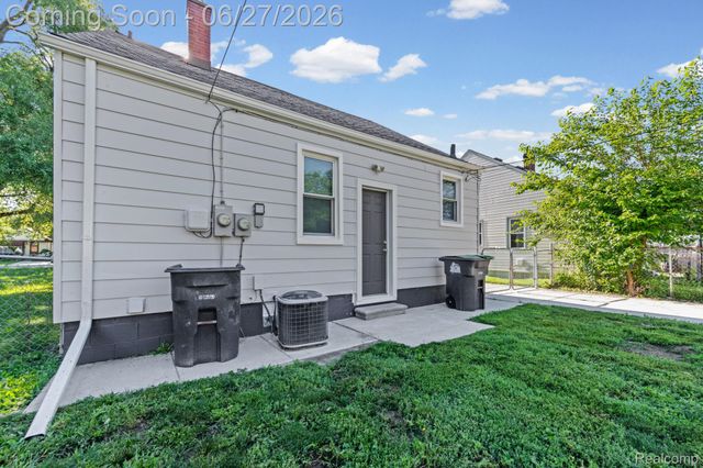 6556 Pelham Road, Taylor, MI 48180