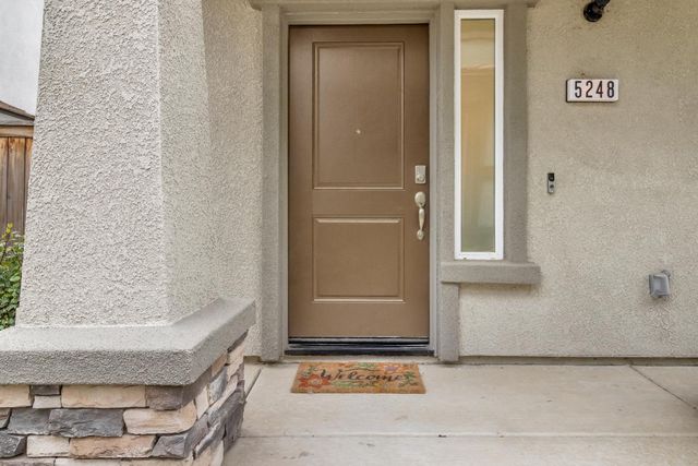 5248 Cumberland Dr, Roseville, CA 95747
