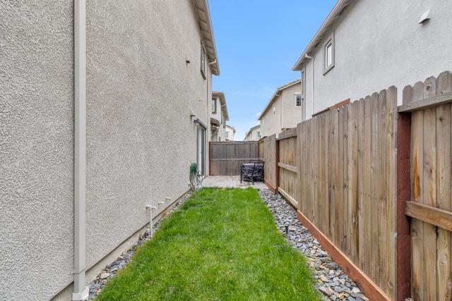 5248 Cumberland Dr, Roseville, CA 95747