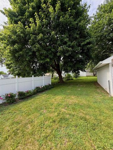 1340 W COMMERCIAL STREET, Appleton, WI 54914