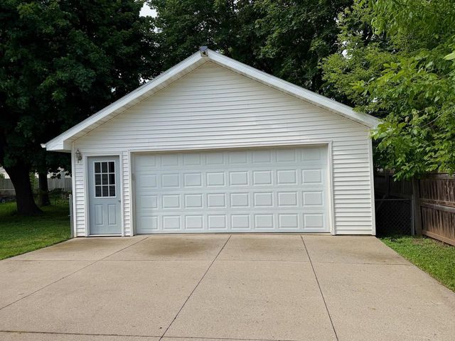 1340 W COMMERCIAL STREET, Appleton, WI 54914