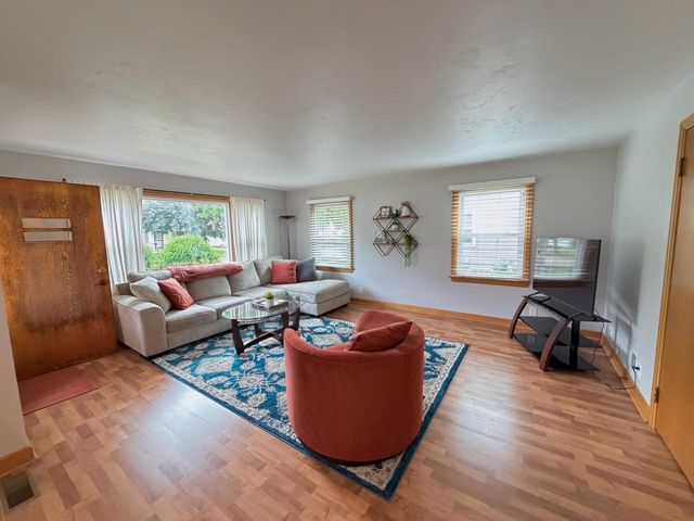1340 W COMMERCIAL STREET, Appleton, WI 54914