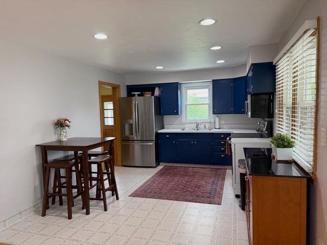 1340 W COMMERCIAL STREET, Appleton, WI 54914