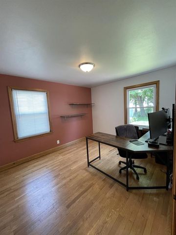 1340 W COMMERCIAL STREET, Appleton, WI 54914