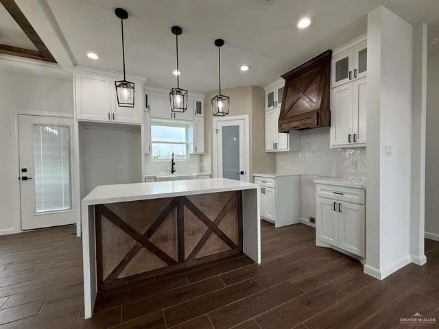 407 Jubiloso Avenue, Donna, TX 78537