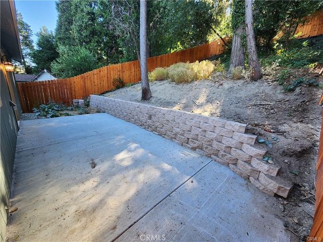23511 Lake Drive, Crestline, CA 92325