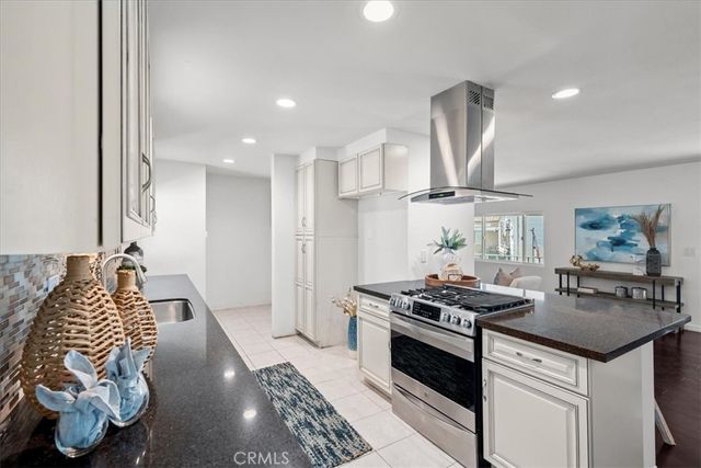 18601 Newland Street 97, Huntington Beach, CA 92646