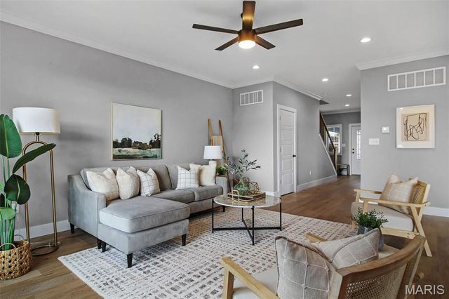 6718 Glades Avenue, St Louis, MO 63139