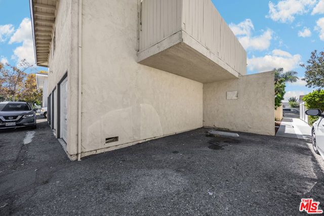 17082 Evergreen Circle, Huntington Beach, CA 92647