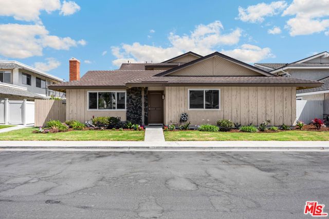 17082 Evergreen Circle, Huntington Beach, CA 92647
