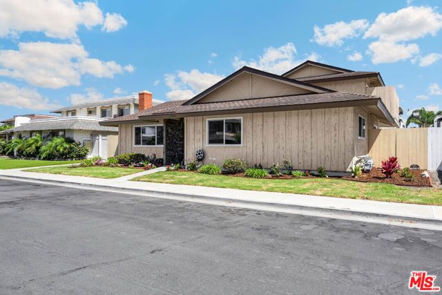 17082 Evergreen Circle, Huntington Beach, CA 92647