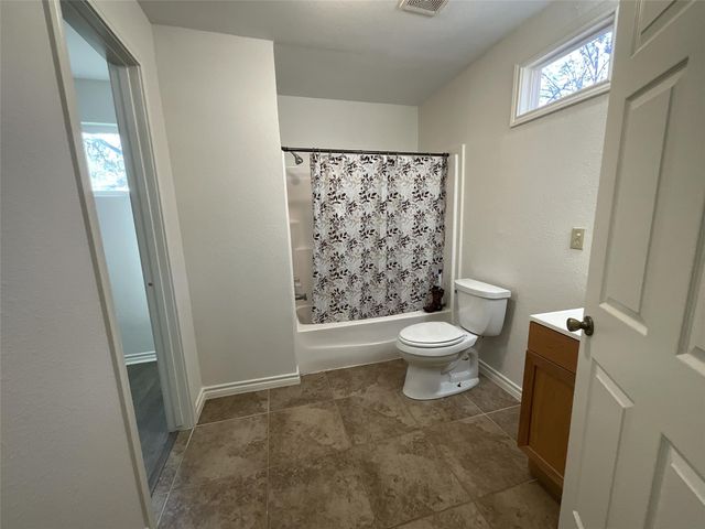2210 State Highway 31 W, Athens, TX 75751