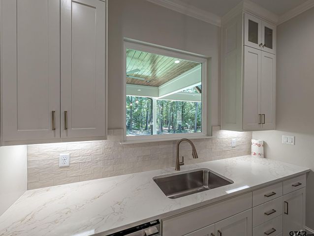 15337 Lakeside Dr, Tyler, TX 75707